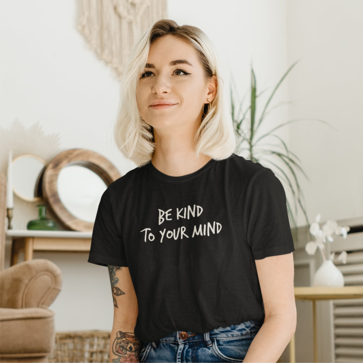 Czarna UNISEX koszulka "Be kind to your mind"