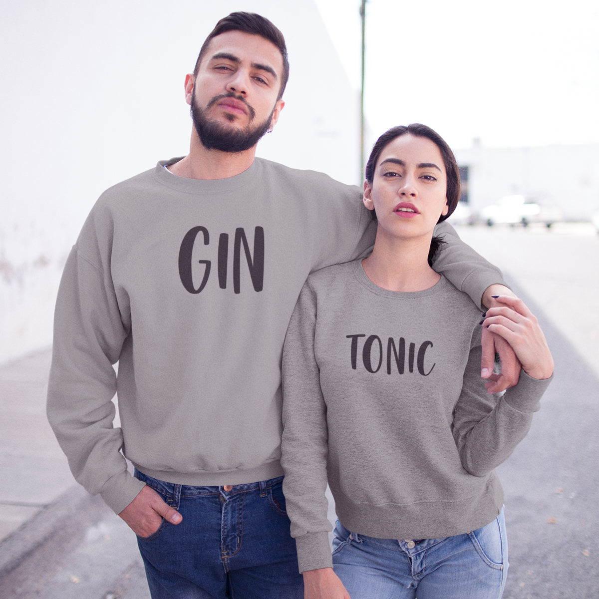 Szare bluzy bez kaptura dla par „Gin & Tonic”